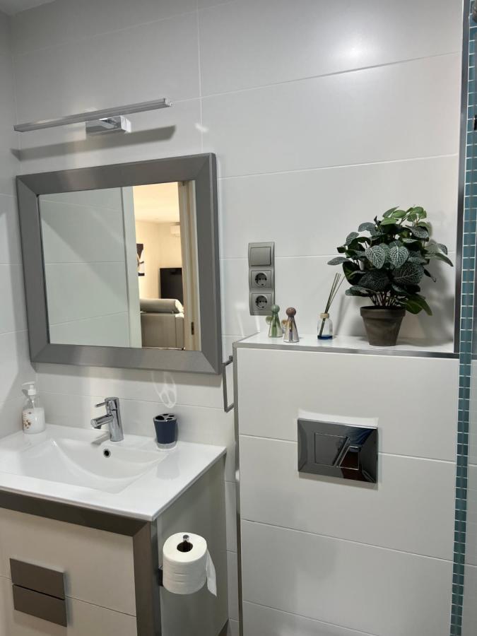 Luxury 190M2 Amplio Apartamento Moderno Con Terraza En La Azotea De 50M2 Junto A La Playa, En El Centro De Torre Del Mar, Malaga, Modern Large Apartment With 50M2 Roof Terrace By The Beach, Right In The Center Of Torre Del Mar, Malaga Екстер'єр фото