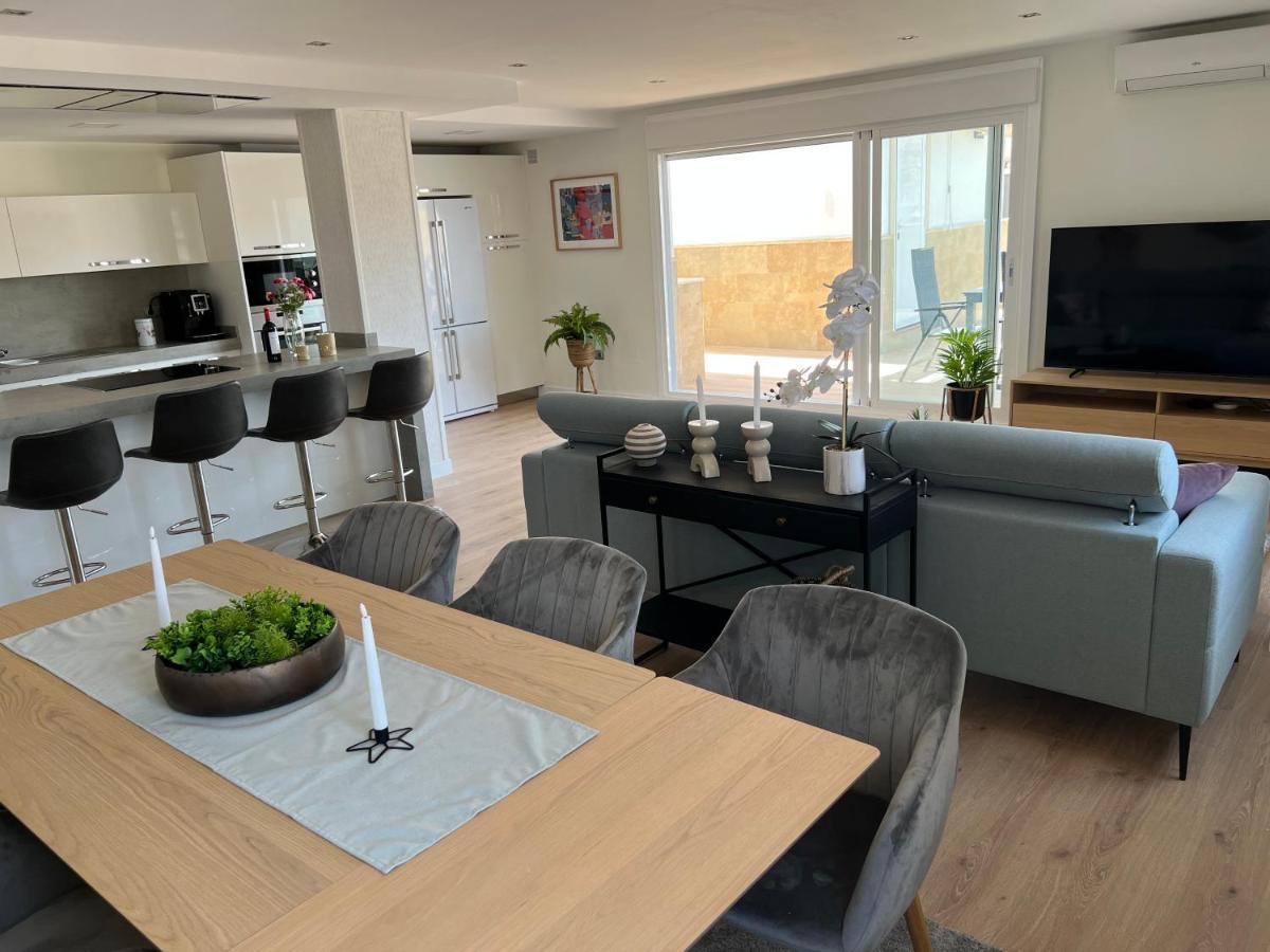 Luxury 190M2 Amplio Apartamento Moderno Con Terraza En La Azotea De 50M2 Junto A La Playa, En El Centro De Torre Del Mar, Malaga, Modern Large Apartment With 50M2 Roof Terrace By The Beach, Right In The Center Of Torre Del Mar, Malaga Екстер'єр фото